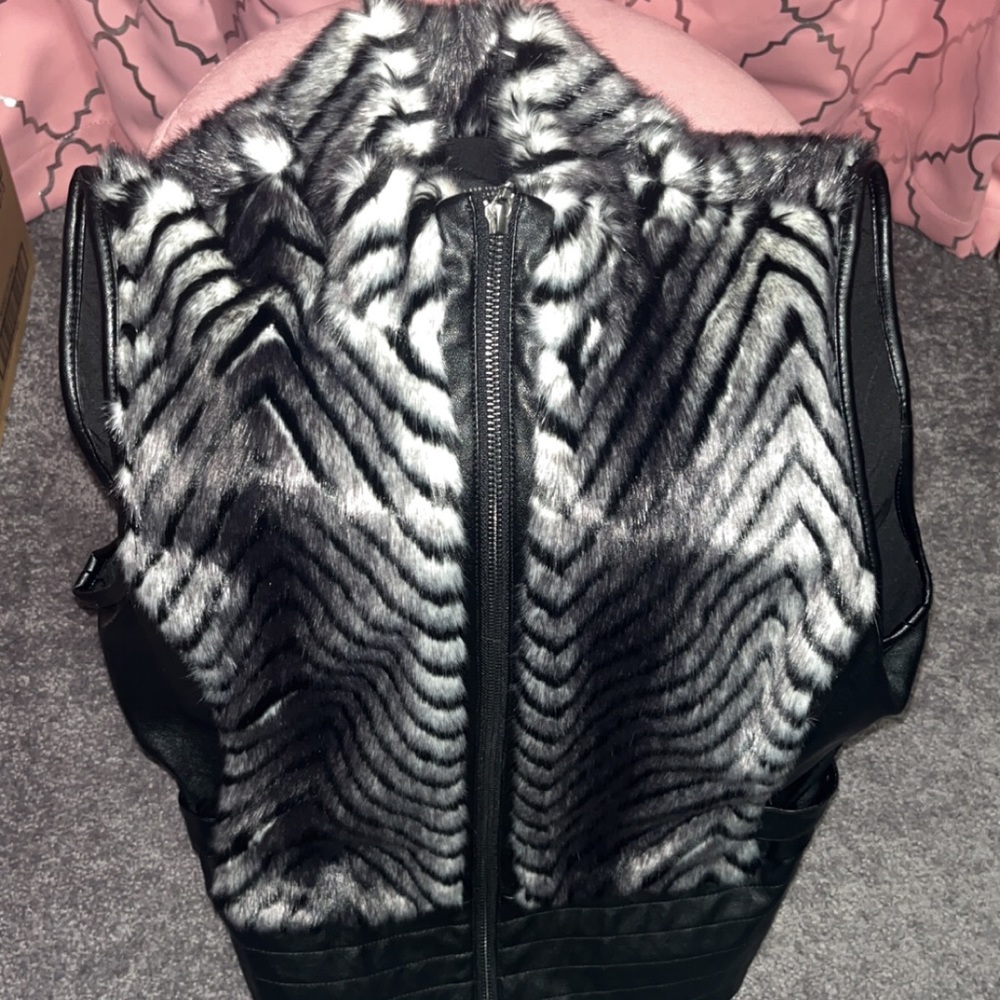 Women Guess vest